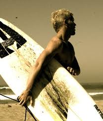 Tom Hoeck surfing getting ready to hit the water